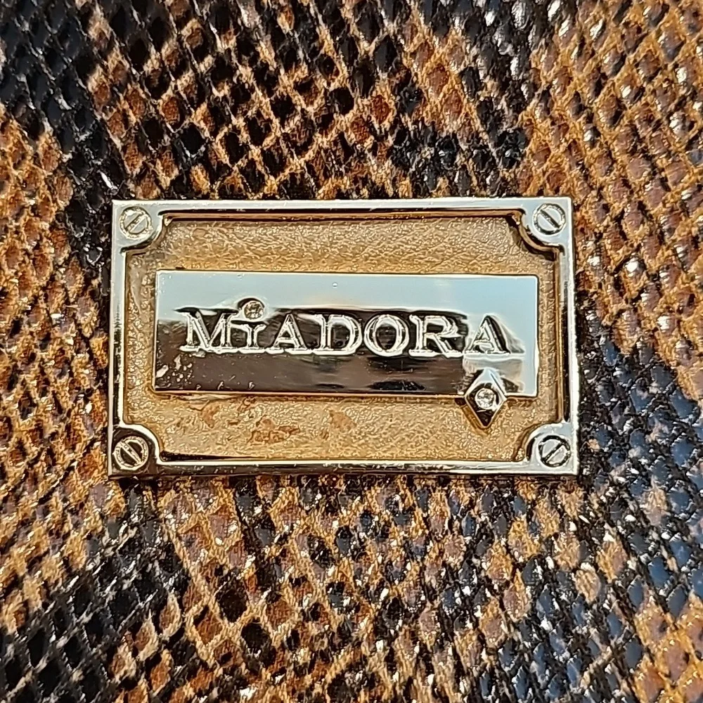 Miadora crossbody handbag